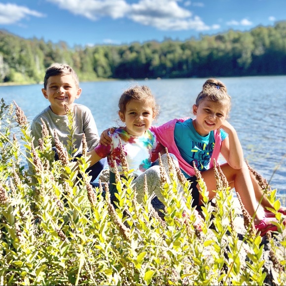 Meet your posher, Jessica 💜 - Picture 7 of 16